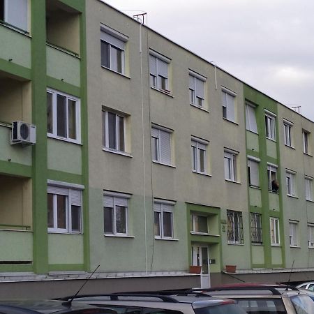 Otthon-Laksz Apartman Nyiregyhaza Luaran gambar